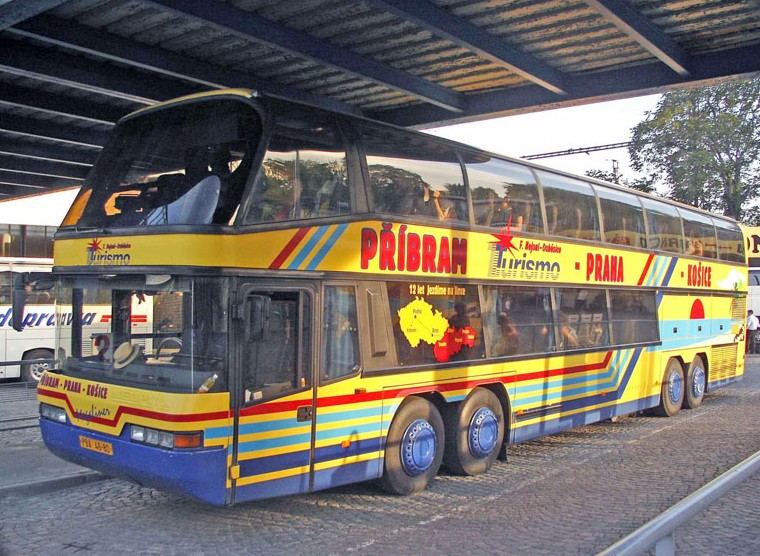 24-1-2_Neoplan_Megaliner_N128-4.jpg